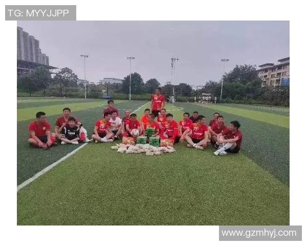 大头小身子足球明星的成长之路与场上风采揭秘