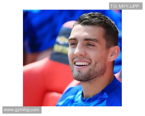 卡塔尔足球明星男模揭晓他在时尚界的精彩表现与运动生涯的完美结合 卡塔尔足球明星男模揭晓他在时尚界的精彩表现与运动生涯的完美结合